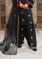 Maira Fashion Black embroided kurta set Women 3pcs