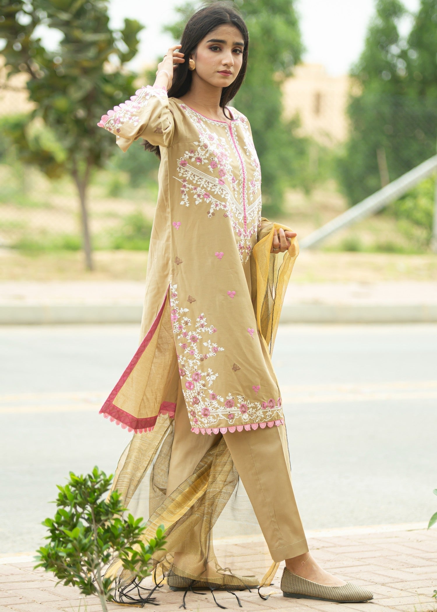 Hayati Collections Cotton Lawn | Embroidery | Cream Women 3pcs