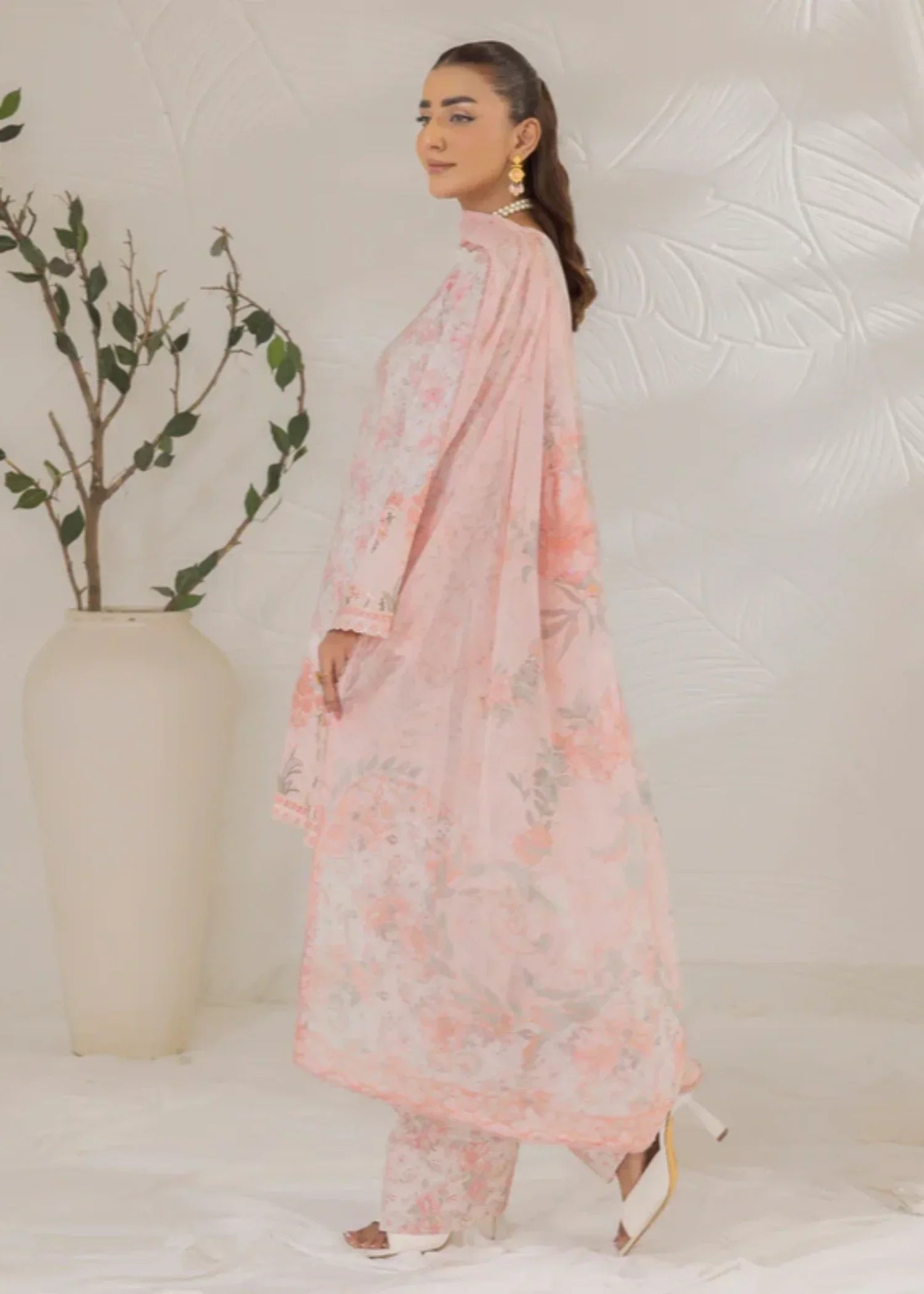 Mohagni LP 11 STITCHED I UNSTITCHED Women 3pcs