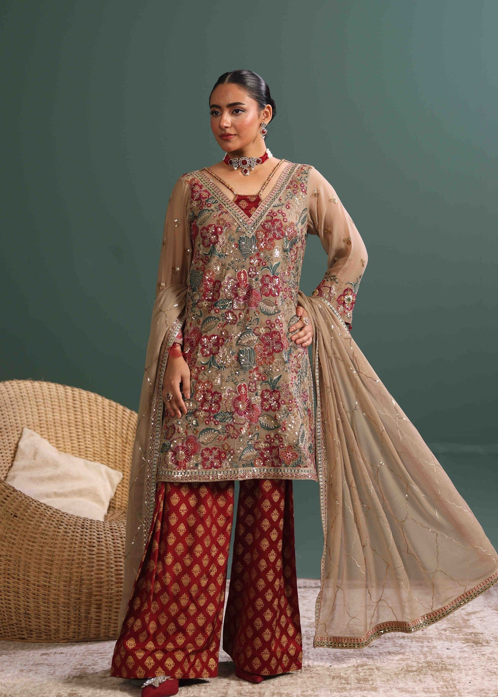 Costumo Novalie Women 4pcs