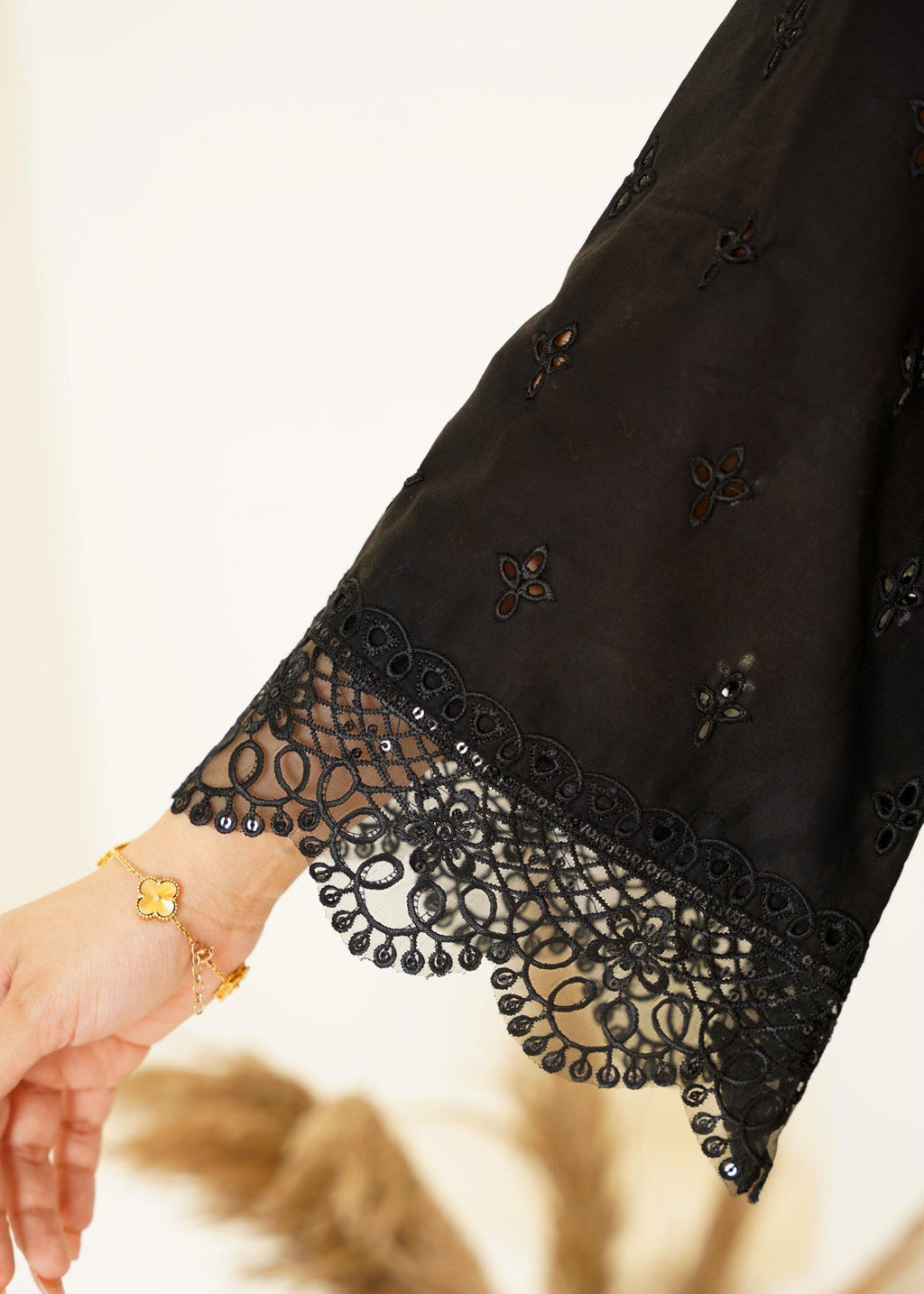 H&U Collection Balck 4 Women 2pcs