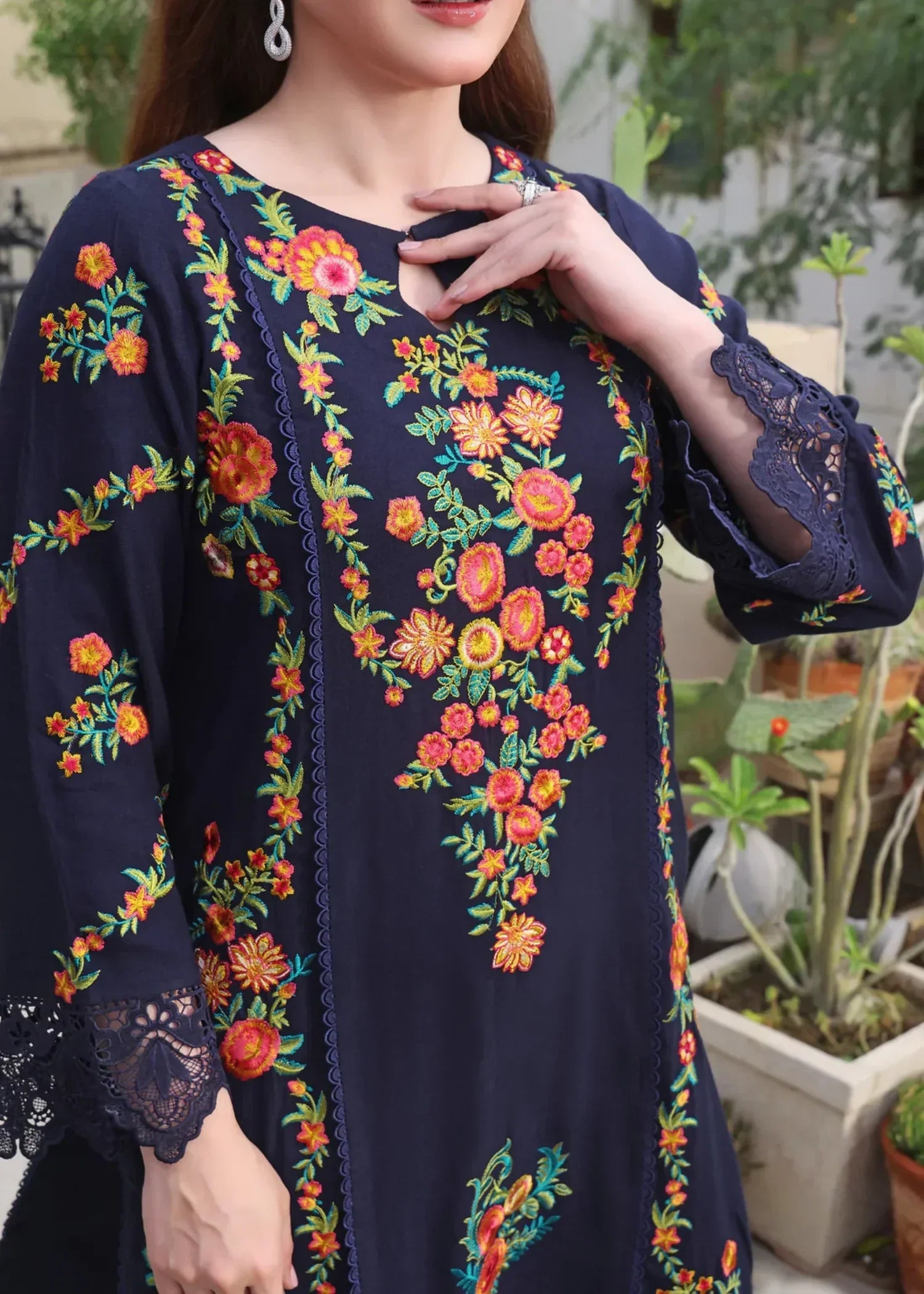 Libas Thread Momina B Women 3pcs