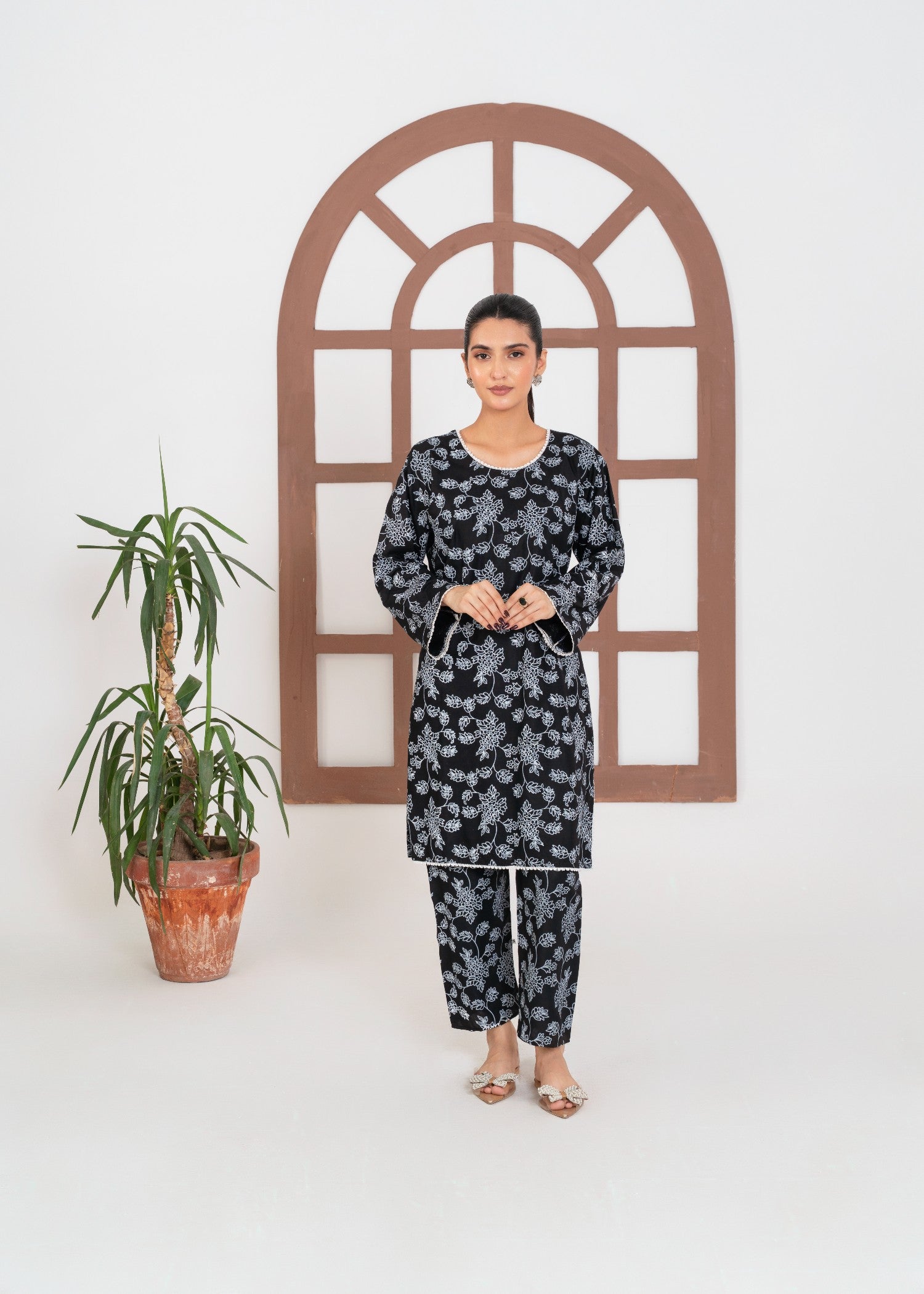 Stylish Collection GULAAB BLACK Women 2pcs