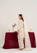 Maira Fashion Ivory Embroidered Kurta Set Women 3pcs