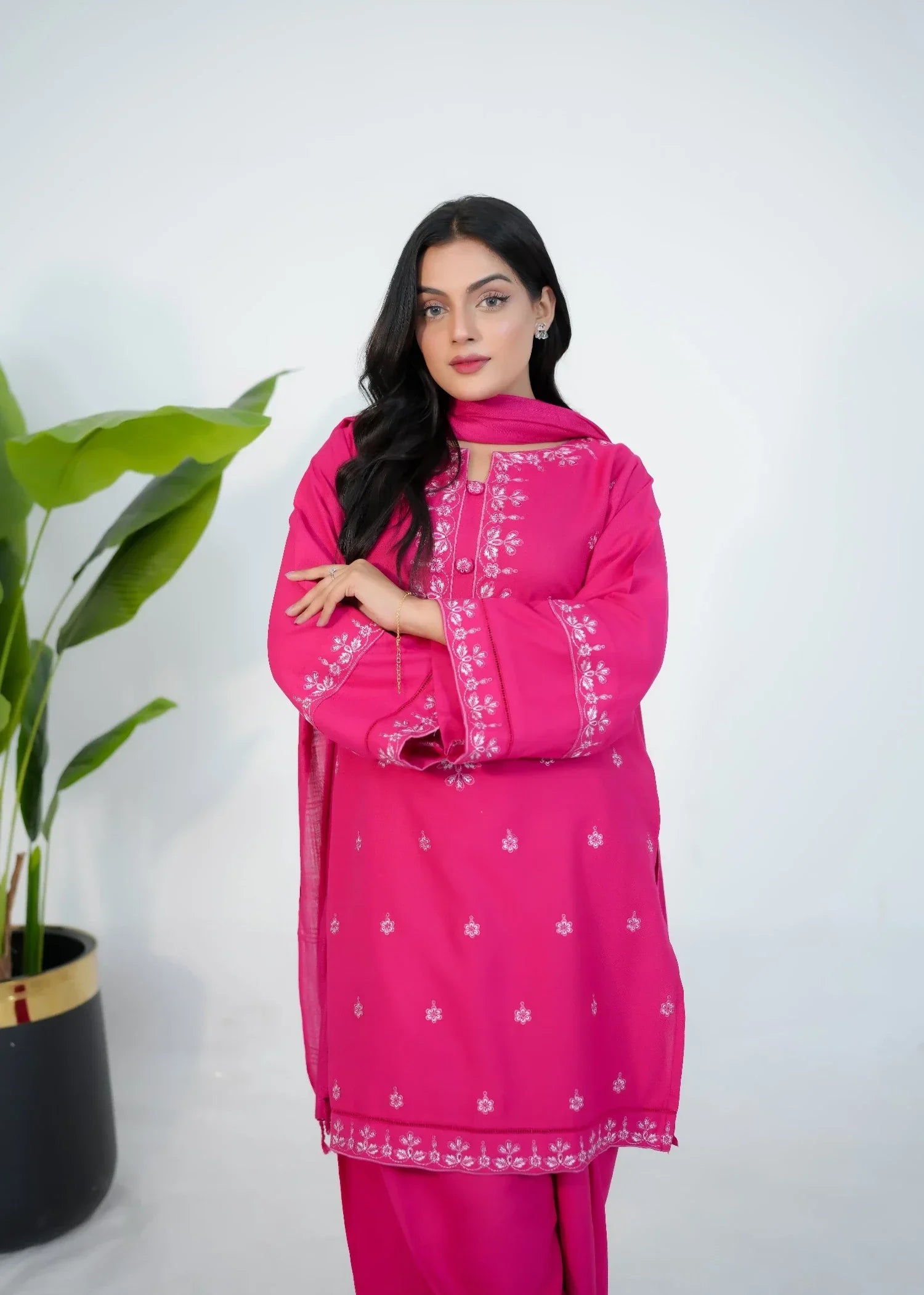 Pretbee Pink embroidered dhanak farshi shalwar set Women 3pcs