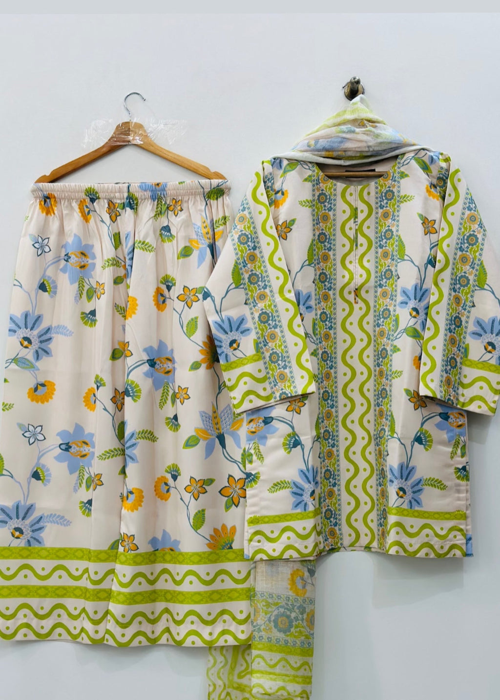 Ayesha B minahil Women 3pcs