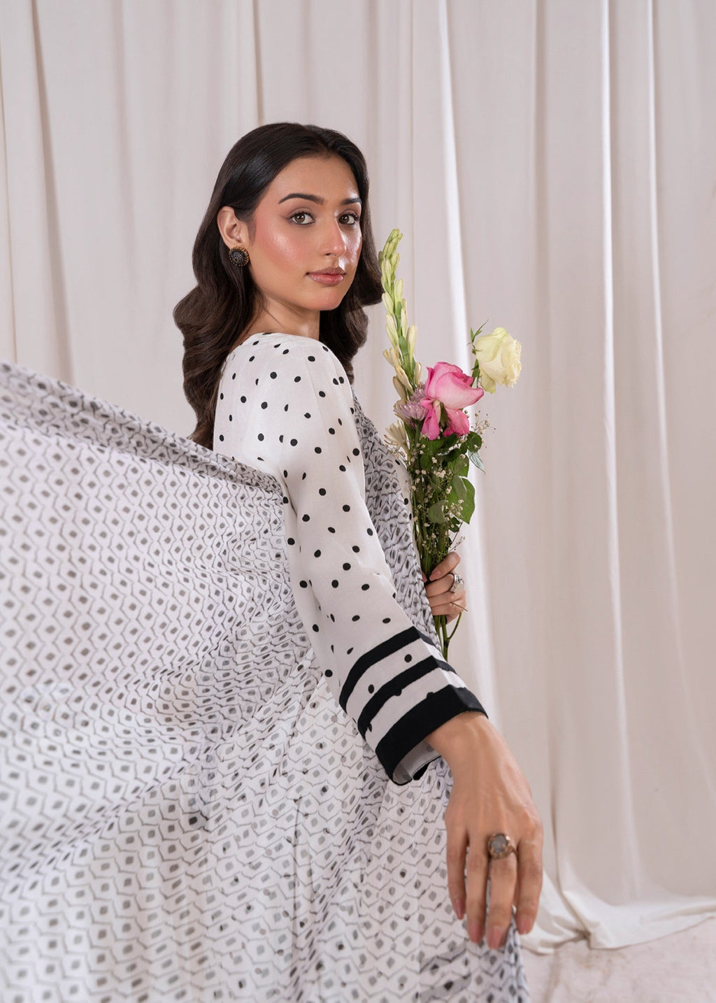 Laal Kurti Thee Piece's D114 Women 3pcs