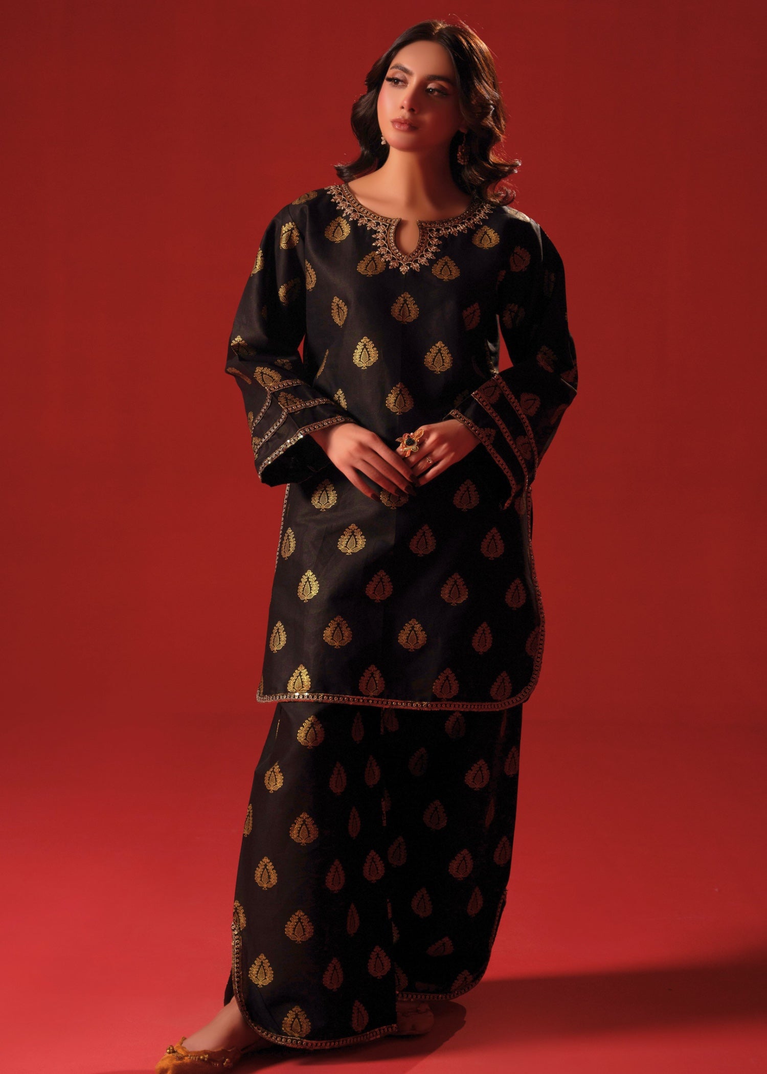 Zeenat & Zoha Black Pearl Women 2pcs