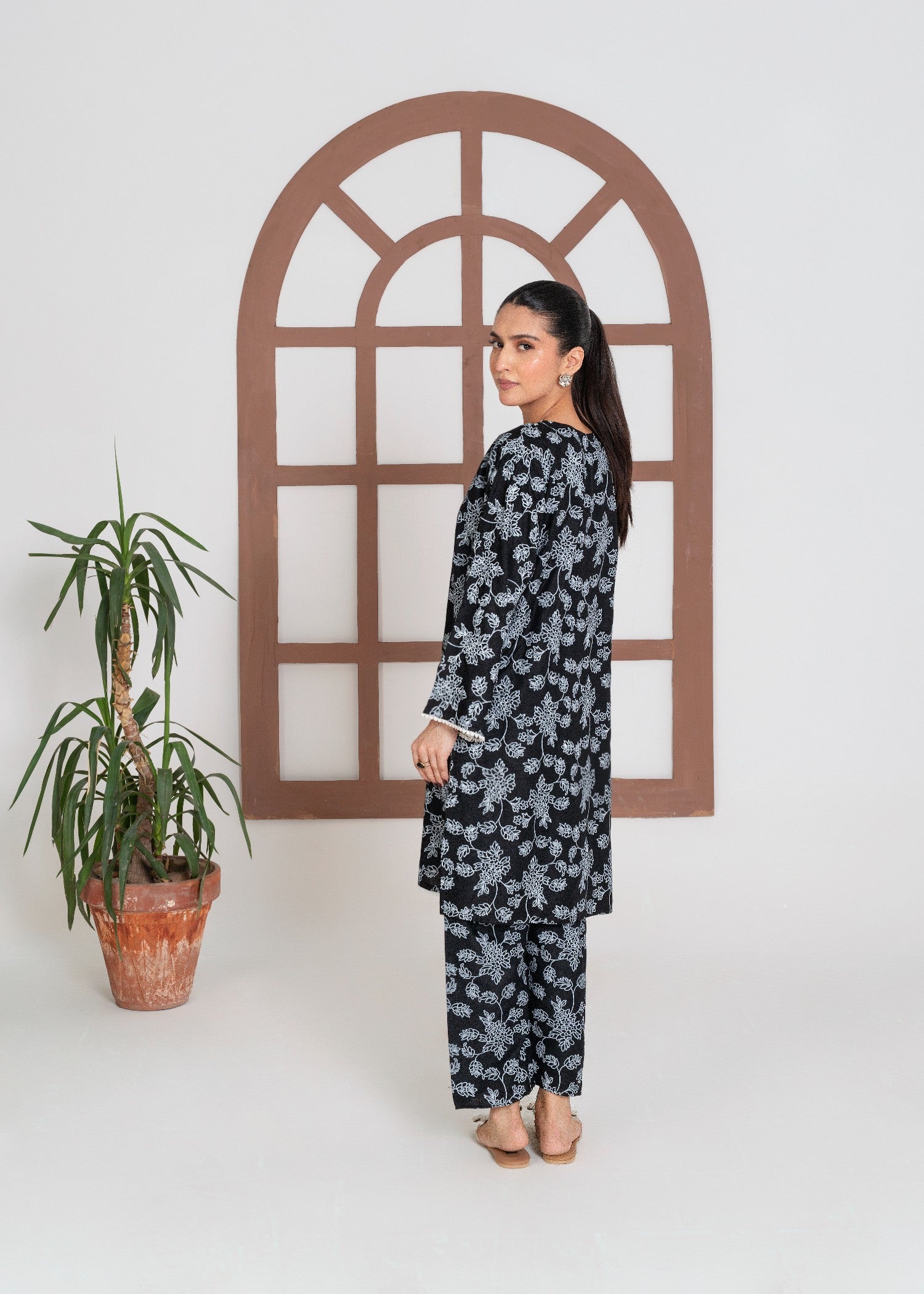 Stylish Collection GULAAB BLACK Women 2pcs