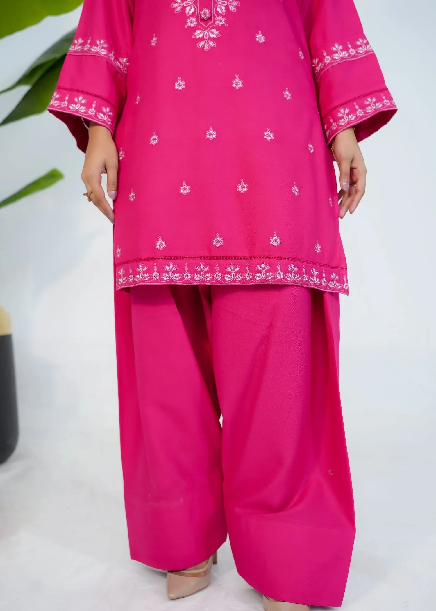 Pretbee Pink embroidered dhanak farshi shalwar set Women 3pcs