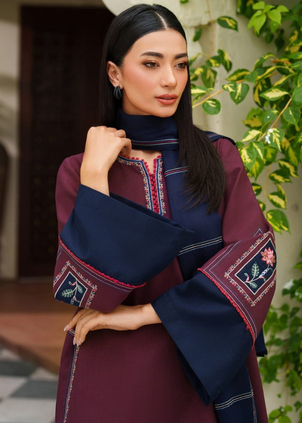 Chaudhary Arts Eris Embroidered Women 3pcs