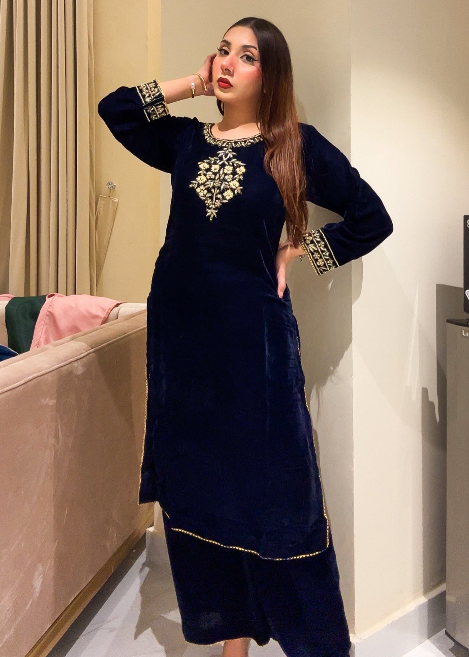 Laal Clothing Velvet V 05 Women 2pcs