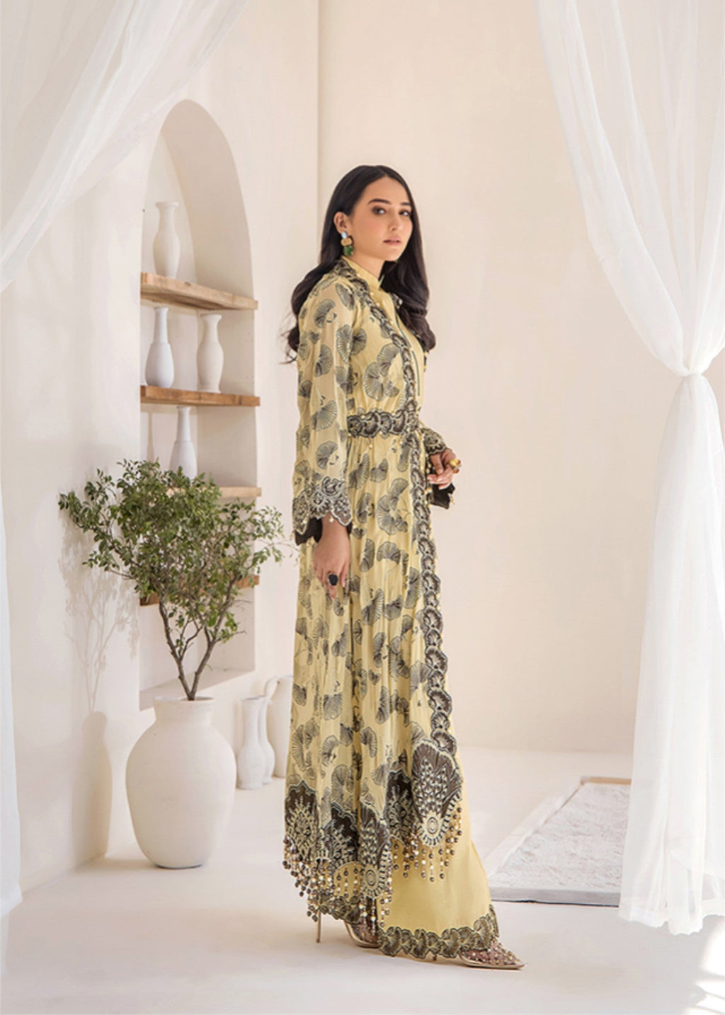 Surmai MUZHIRAH 3 ( PCS EMBROIDER HAND EMBELLISHED SUIT) Women 2pcs