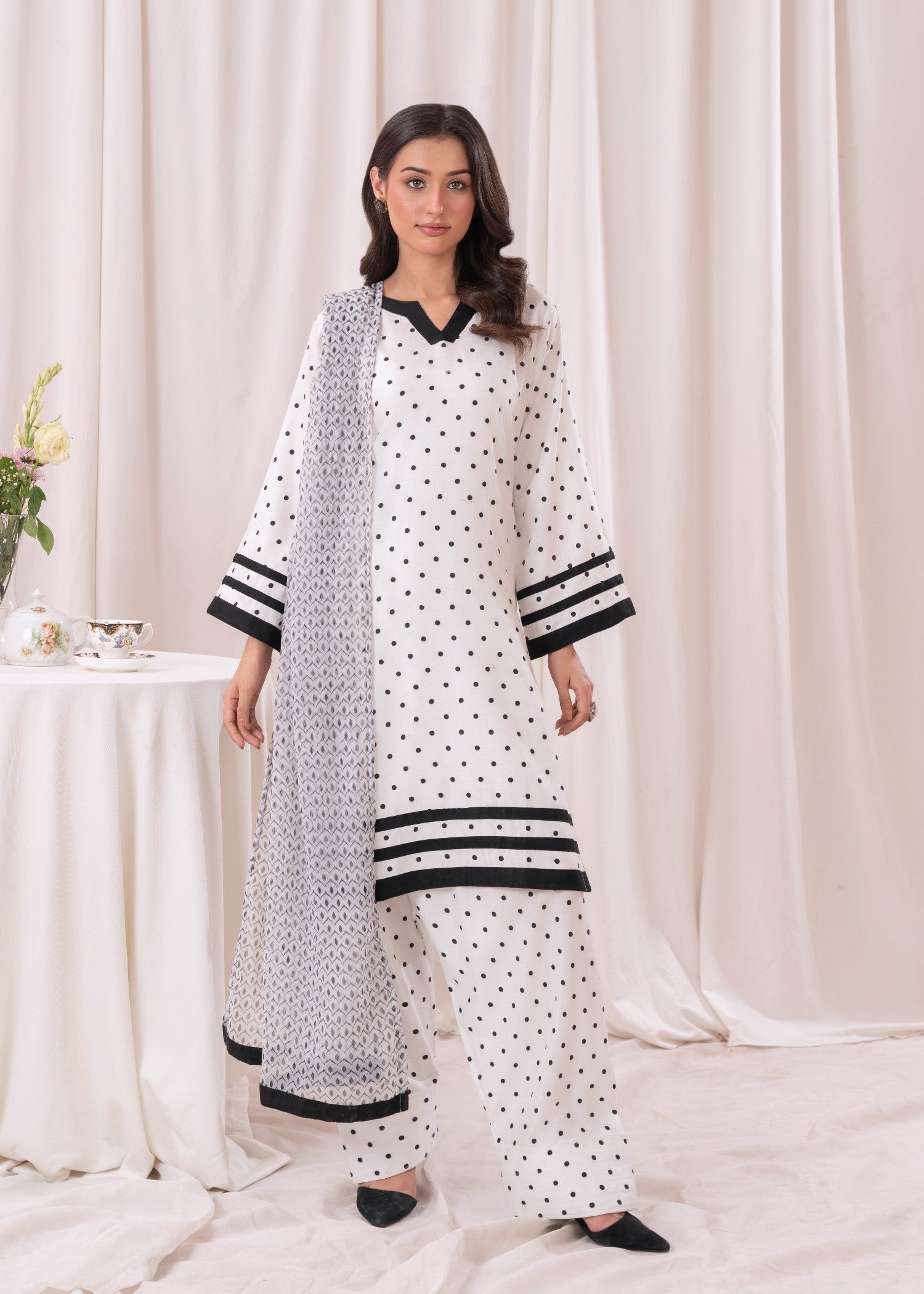 Laal Kurti Thee Piece's D114 Women 3pcs