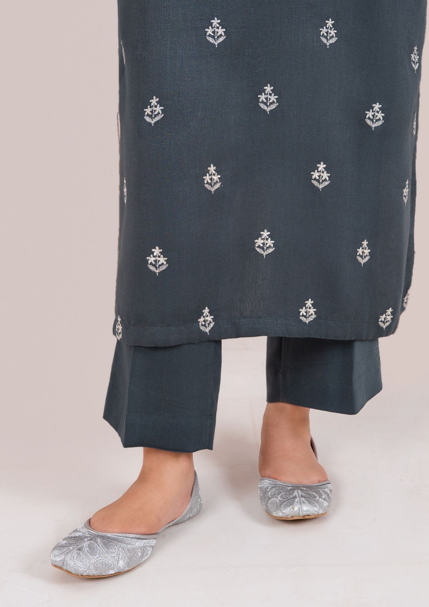 Yolo Pret Embroidered Silk Karandi with Embroidered Border Shawl AML W25 0031 Women 3pcs