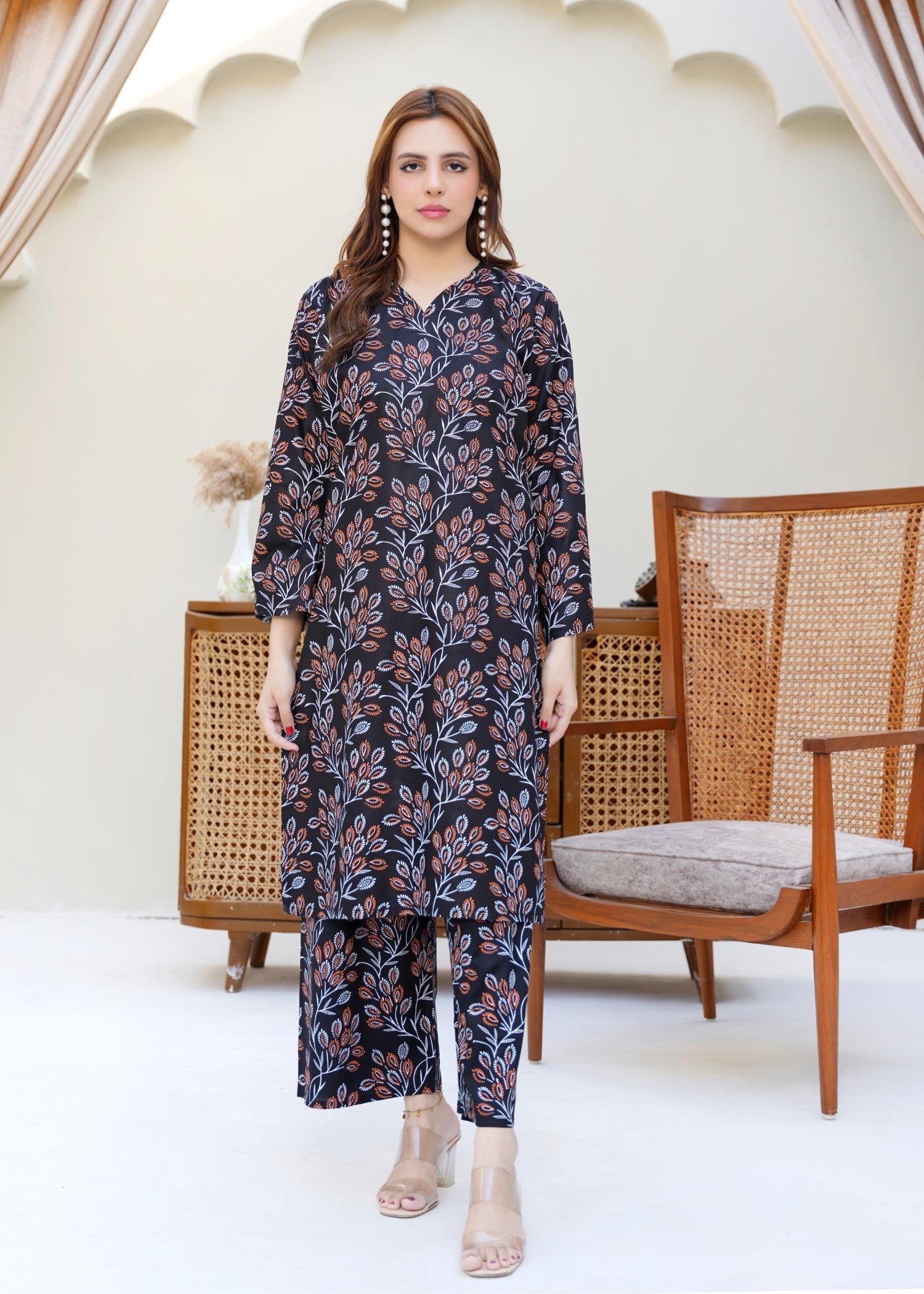 Chaudhary Arts Eden black Women 2pcs