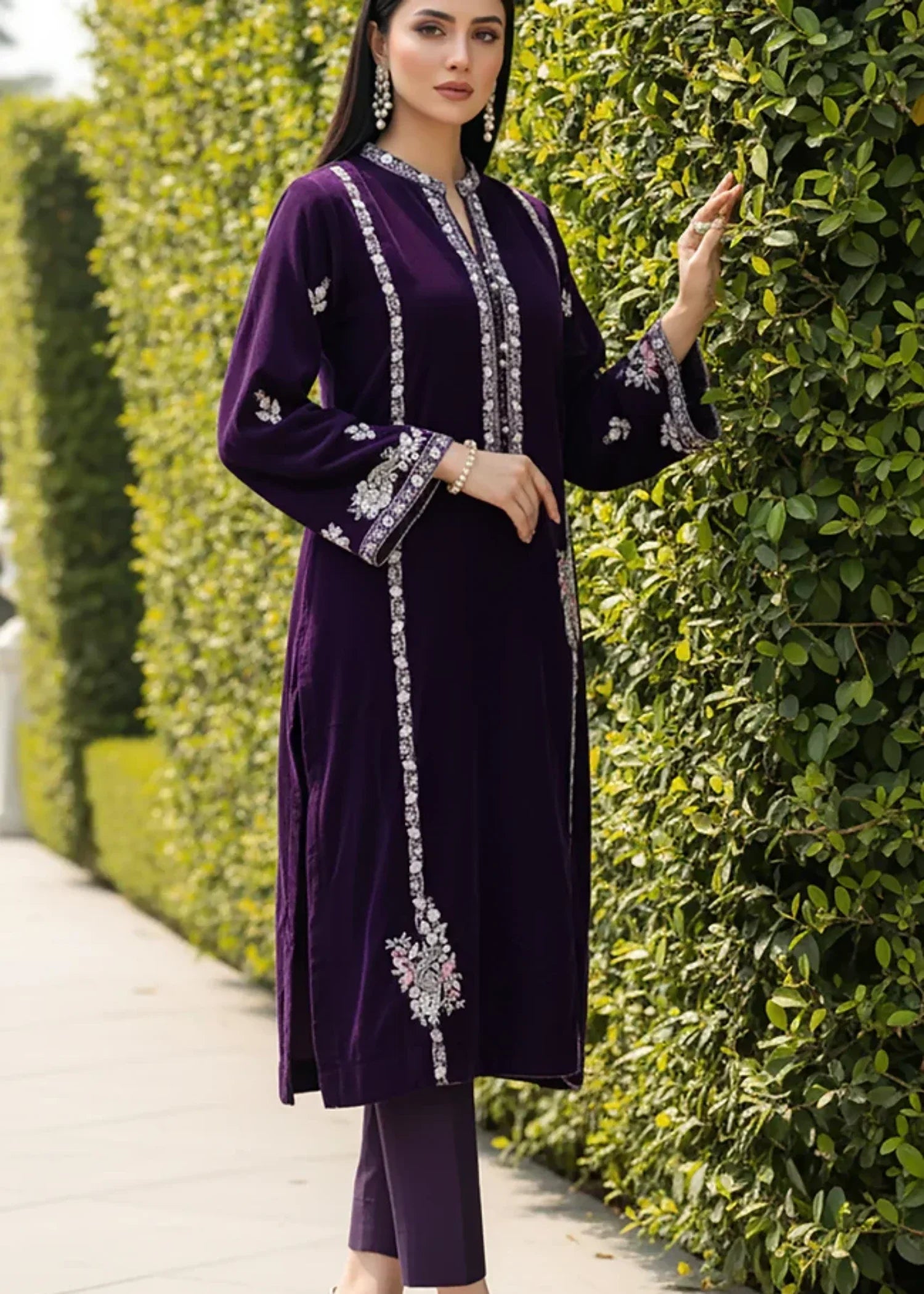 Lakhany Ready to wear Embroidered Velvet Shirt (LG RK 0081 W EMB 1P) Women 1pcs