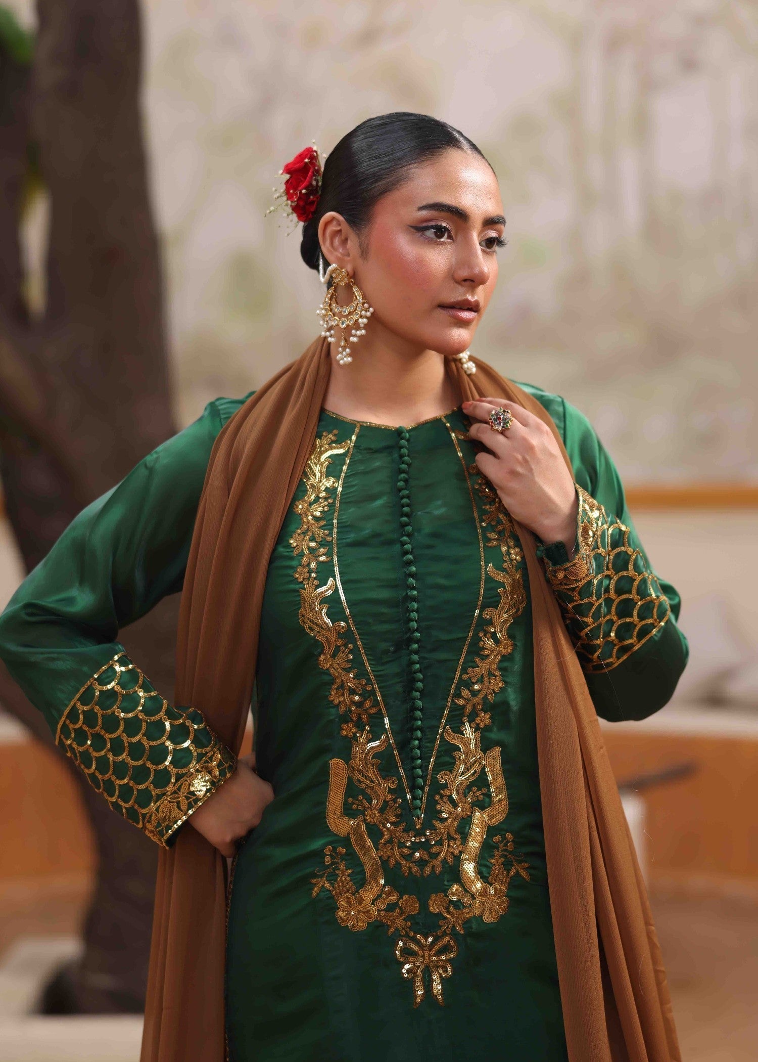 Costumo Amaris Women 4pcs