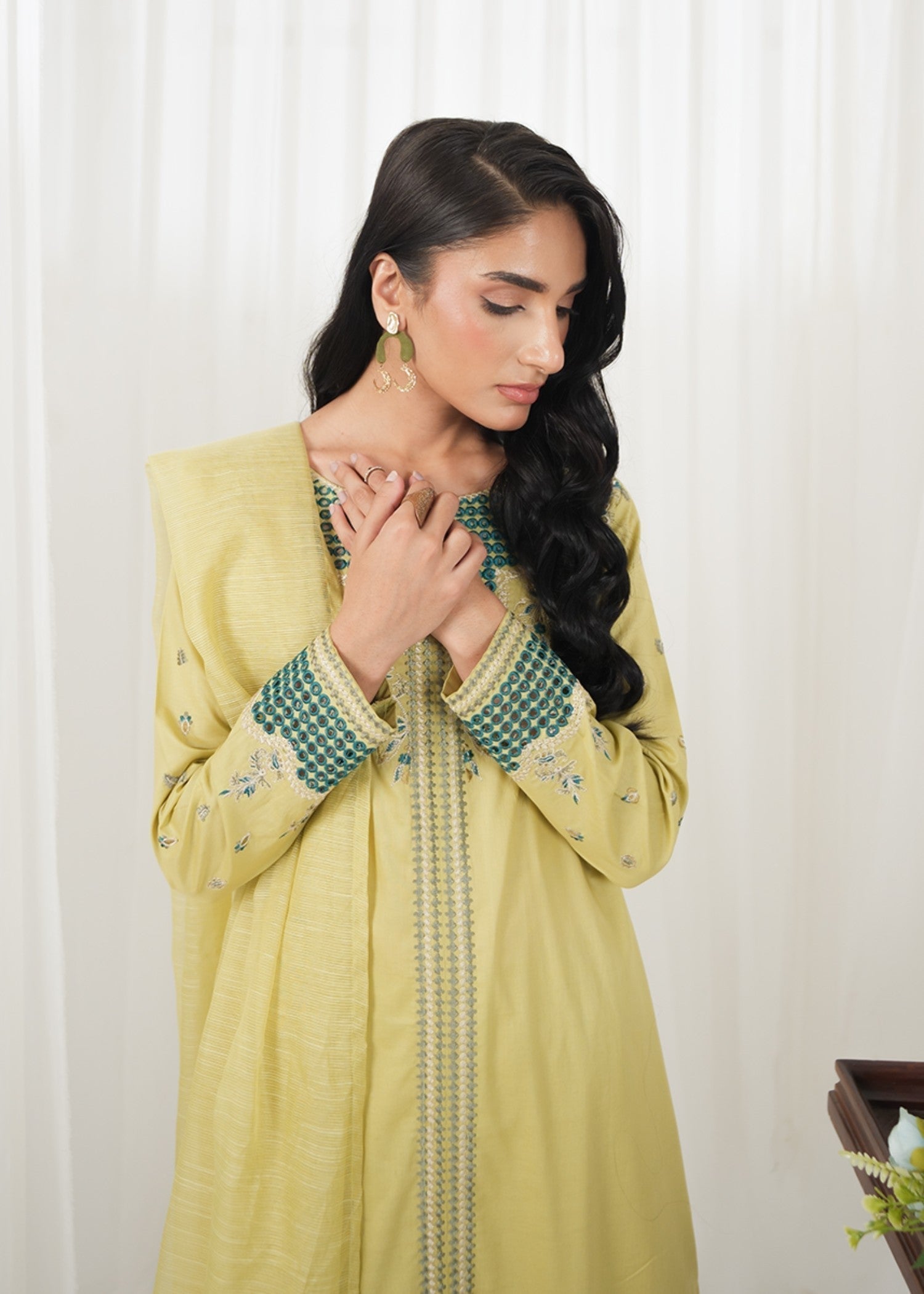 Kross Kulture Embroidered Lawn Suit 01651 Women 3pcs