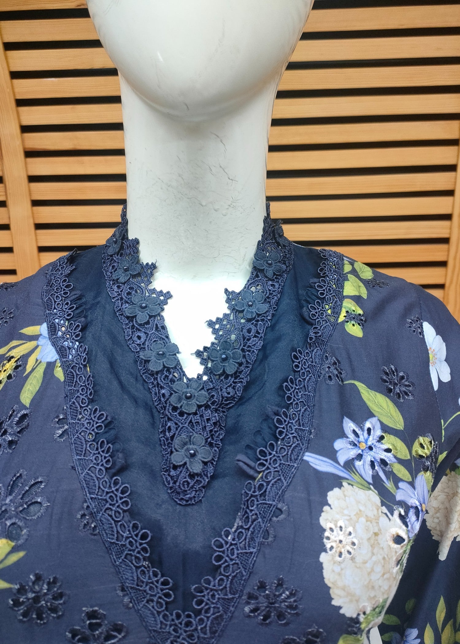 Maria B V2 MPT 2602 B Women 3pcs