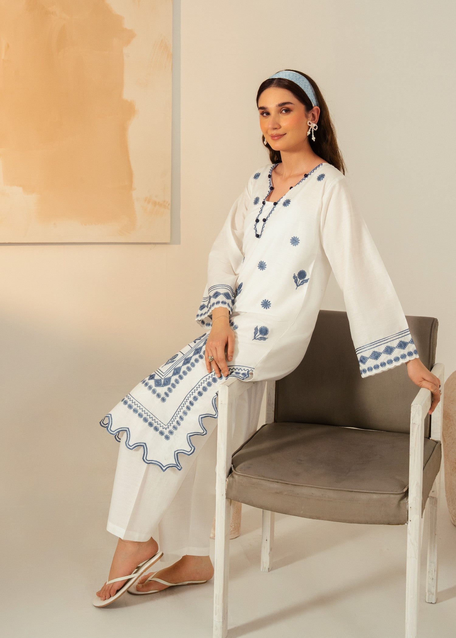 Chaudhary Arts Nayra Embroidered Women 2pcs