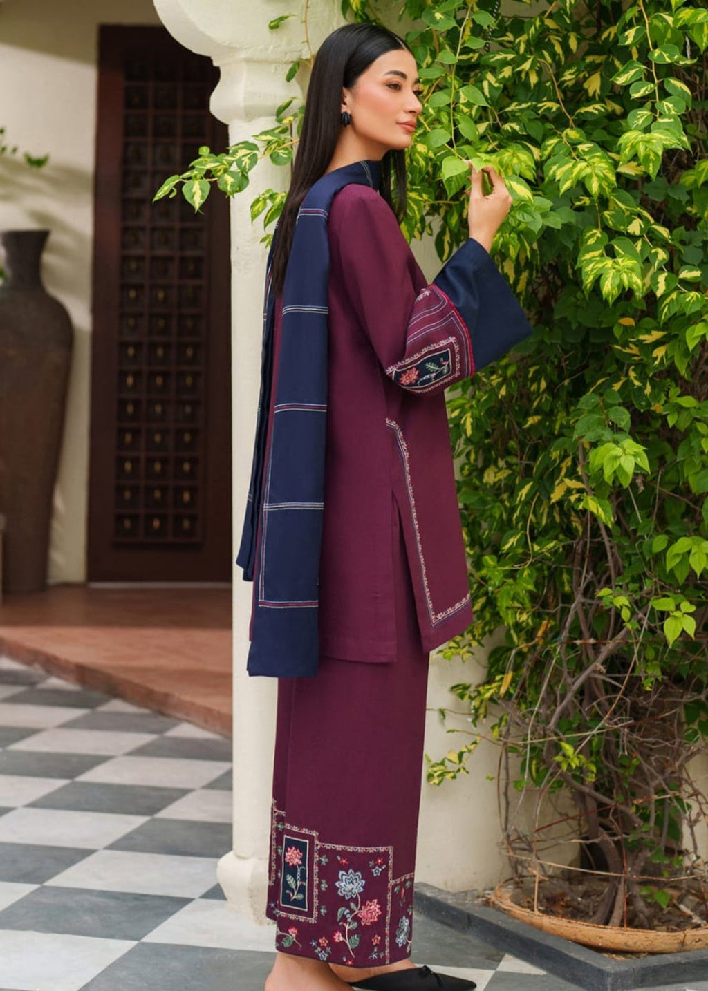 Chaudhary Arts Eris Embroidered Women 3pcs