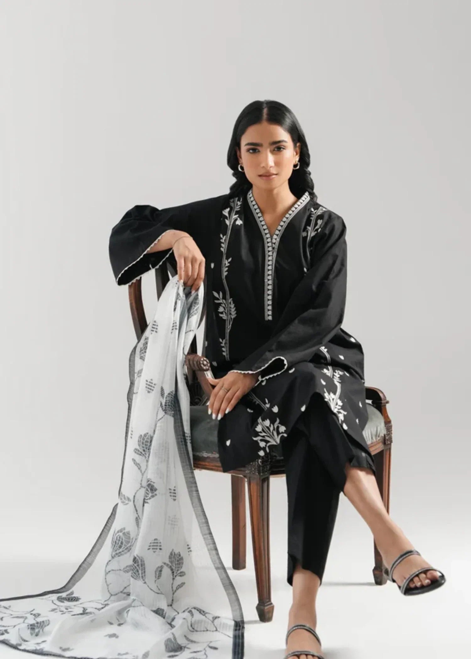 Zeen EMBROIDERED SUIT WAM35210 Women 3pcs