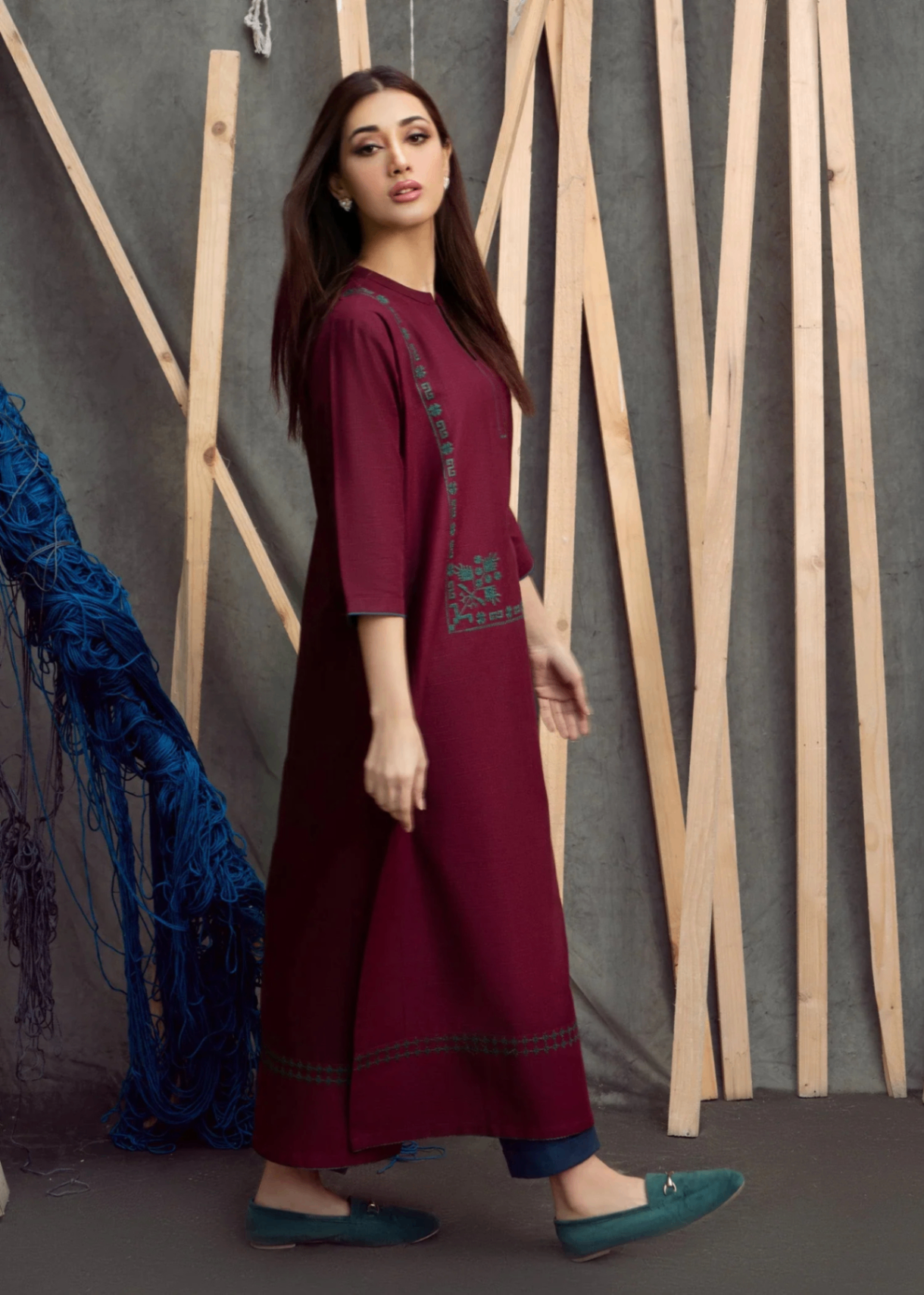 Rosyribbons Embroidered Kurti Women 1pcs