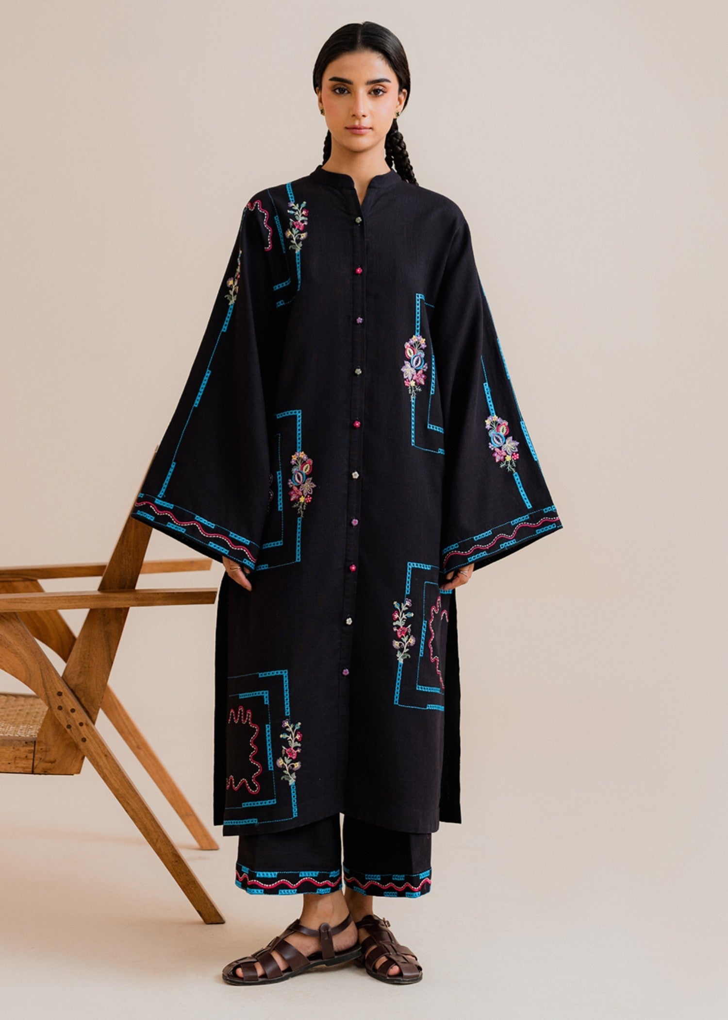 Kiara Dovra – Embroidered Co ords Khaddar Set Women 2pcs