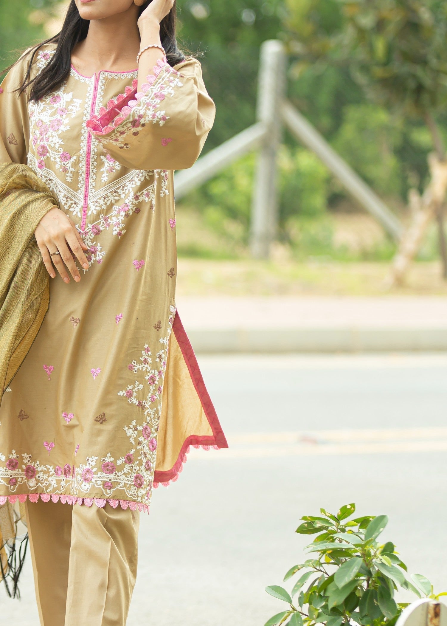 Hayati Collections Cotton Lawn | Embroidery | Cream Women 3pcs