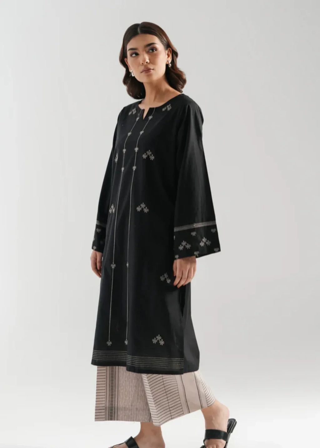 Zeen EMBROIDERED SUIT WAM25218 Women 2pcs