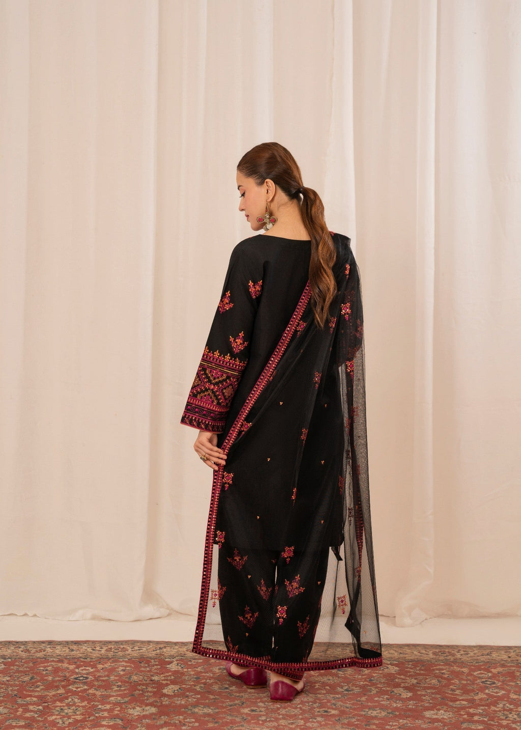 Zaren Noir Thread Women 3pcs