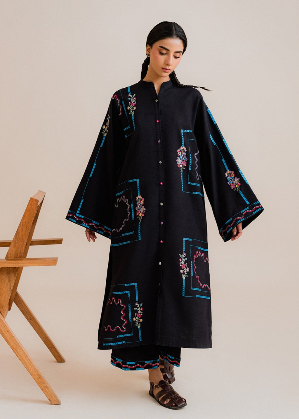 Kiara Dovra – Embroidered Co ords Khaddar Set Women 2pcs