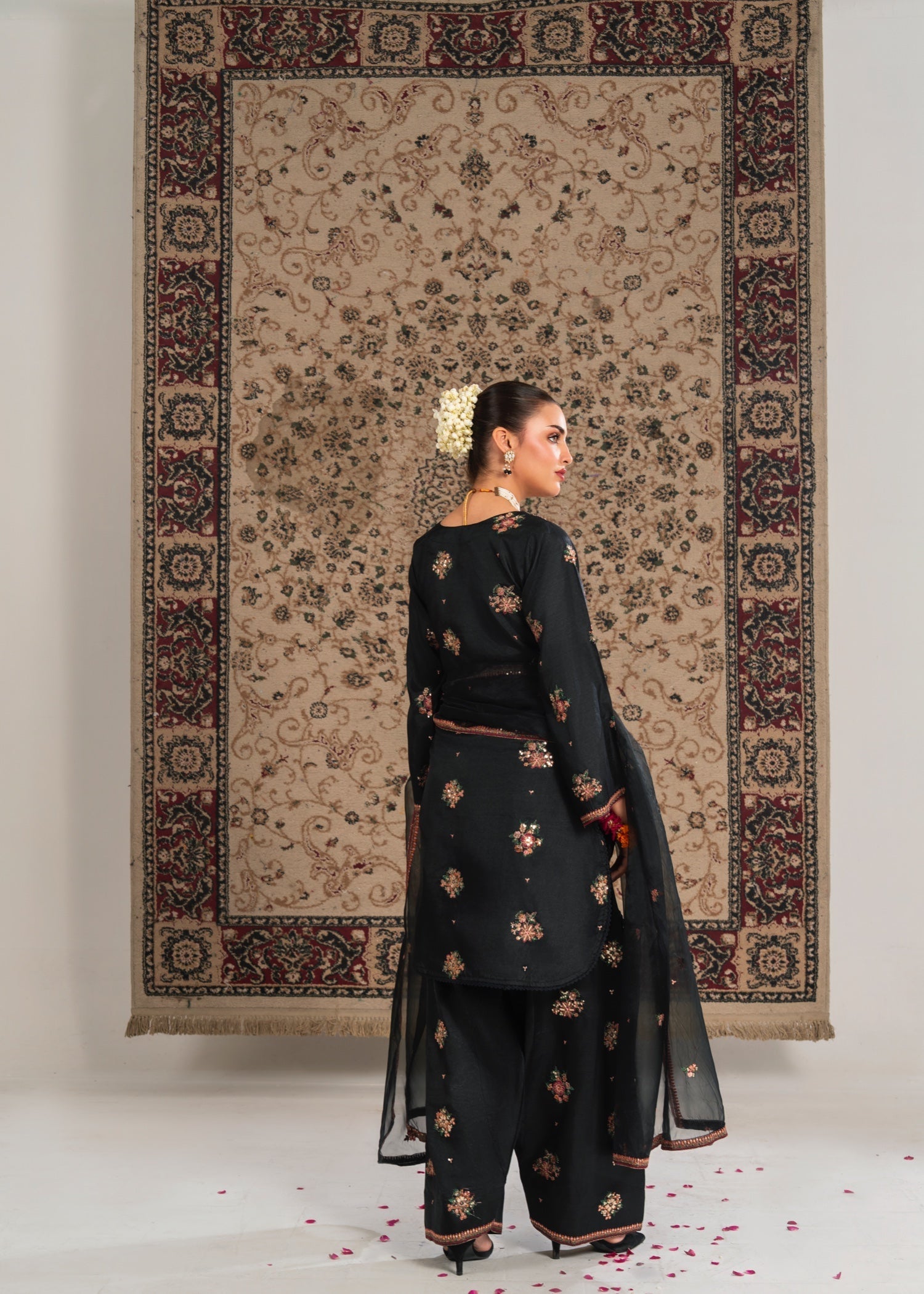 Maira Fashion Black embroided kurta set Women 3pcs