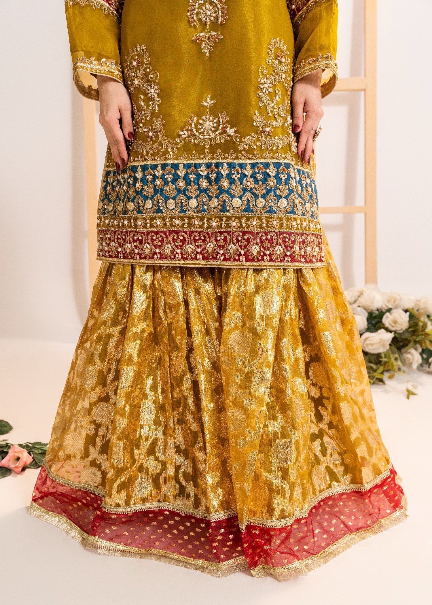 Avira Pret Janaan Women 3pcs