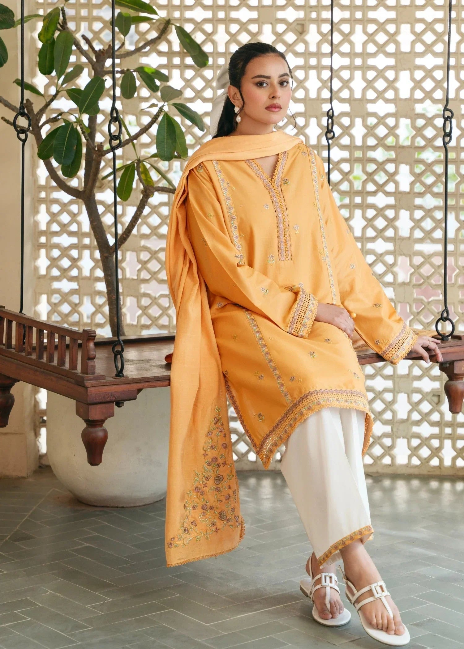 Mannat Daffodil Women 2pcs