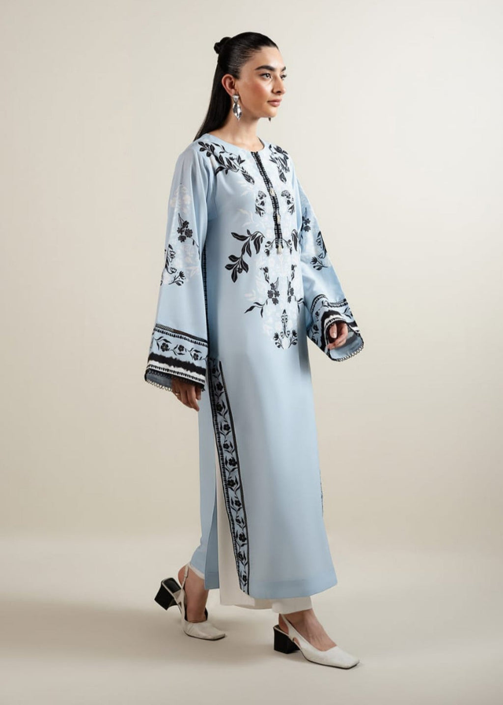 Reetriwaj Nirkhan Women 2pcs