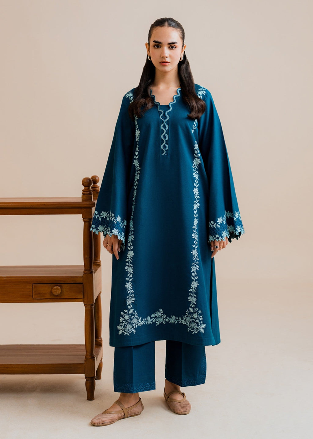 Kiara Solea – Embroidered Co ords Khaddar Set Women 3pcs