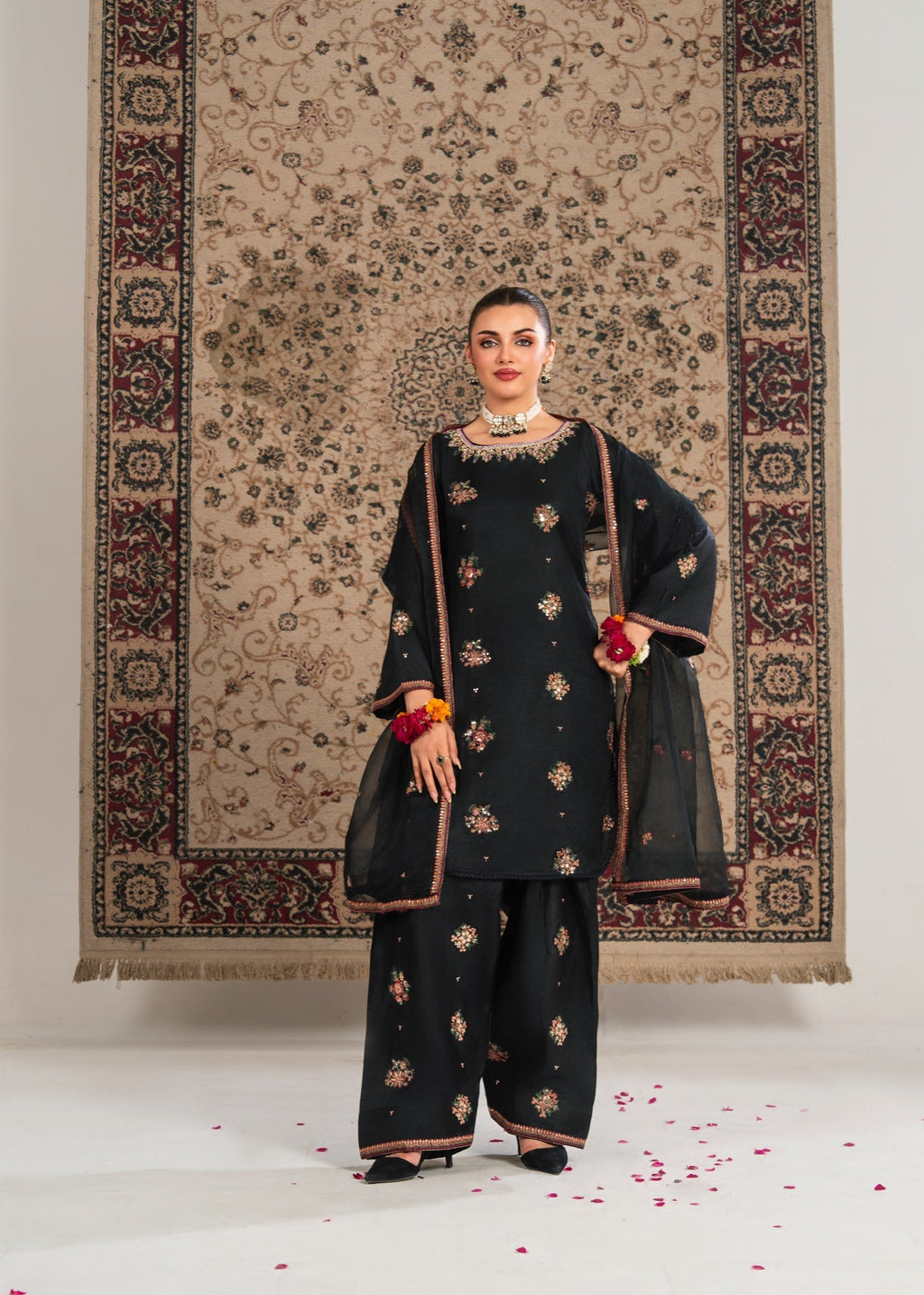 Maira Fashion Black embroided kurta set Women 3pcs