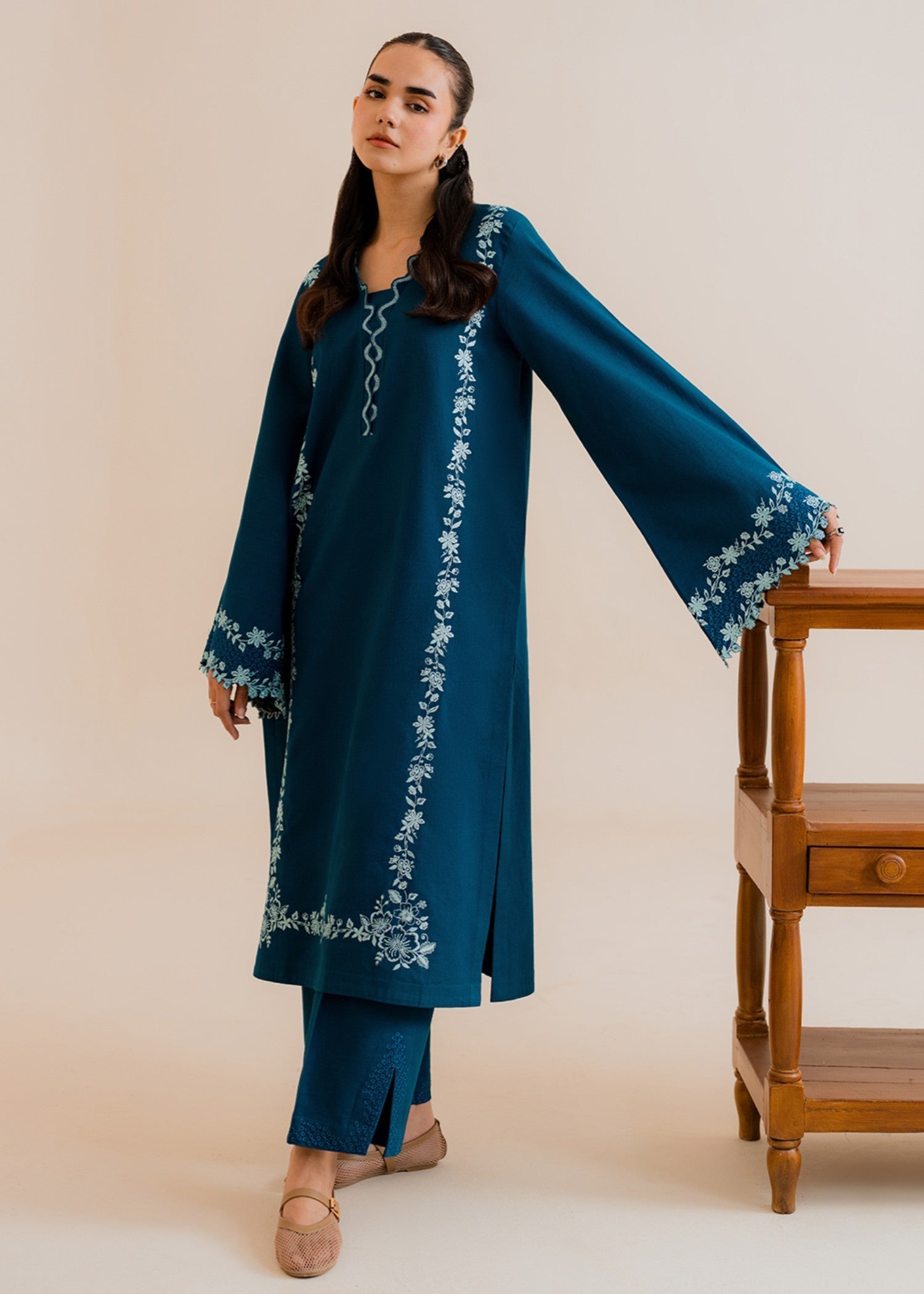 Kiara Solea – Embroidered Co ords Khaddar Set Women 3pcs