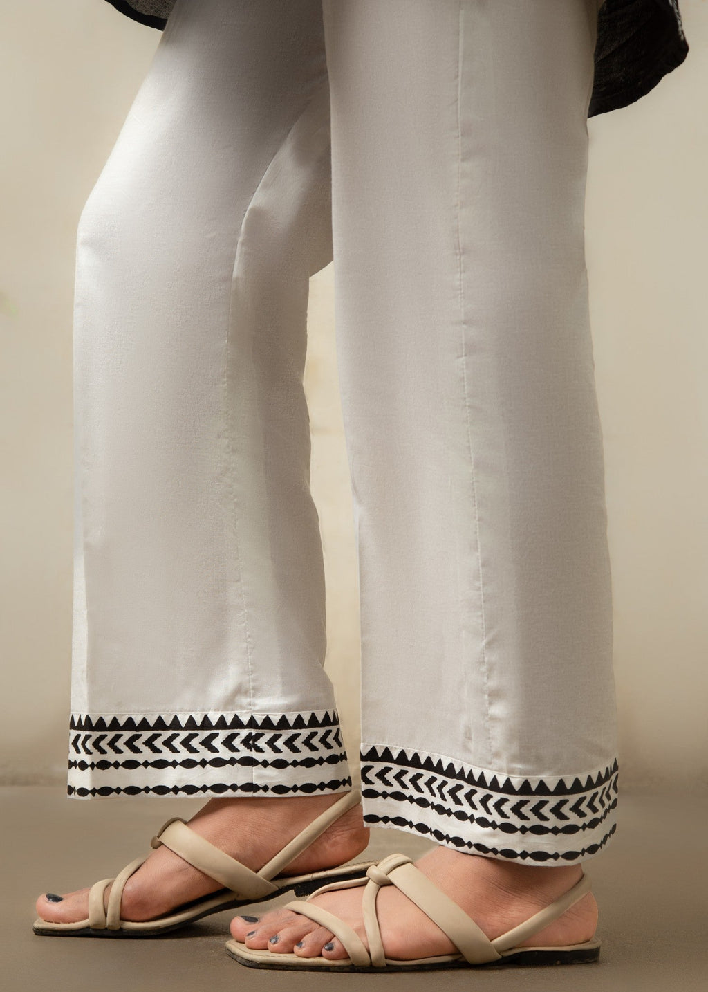 Zarah&Sarah Monochrome Muse Women 2pcs