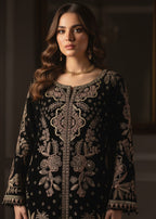 Pehnawa By Bin Akram’s Black Regalia | Embroidered Velvet Women 3pcs