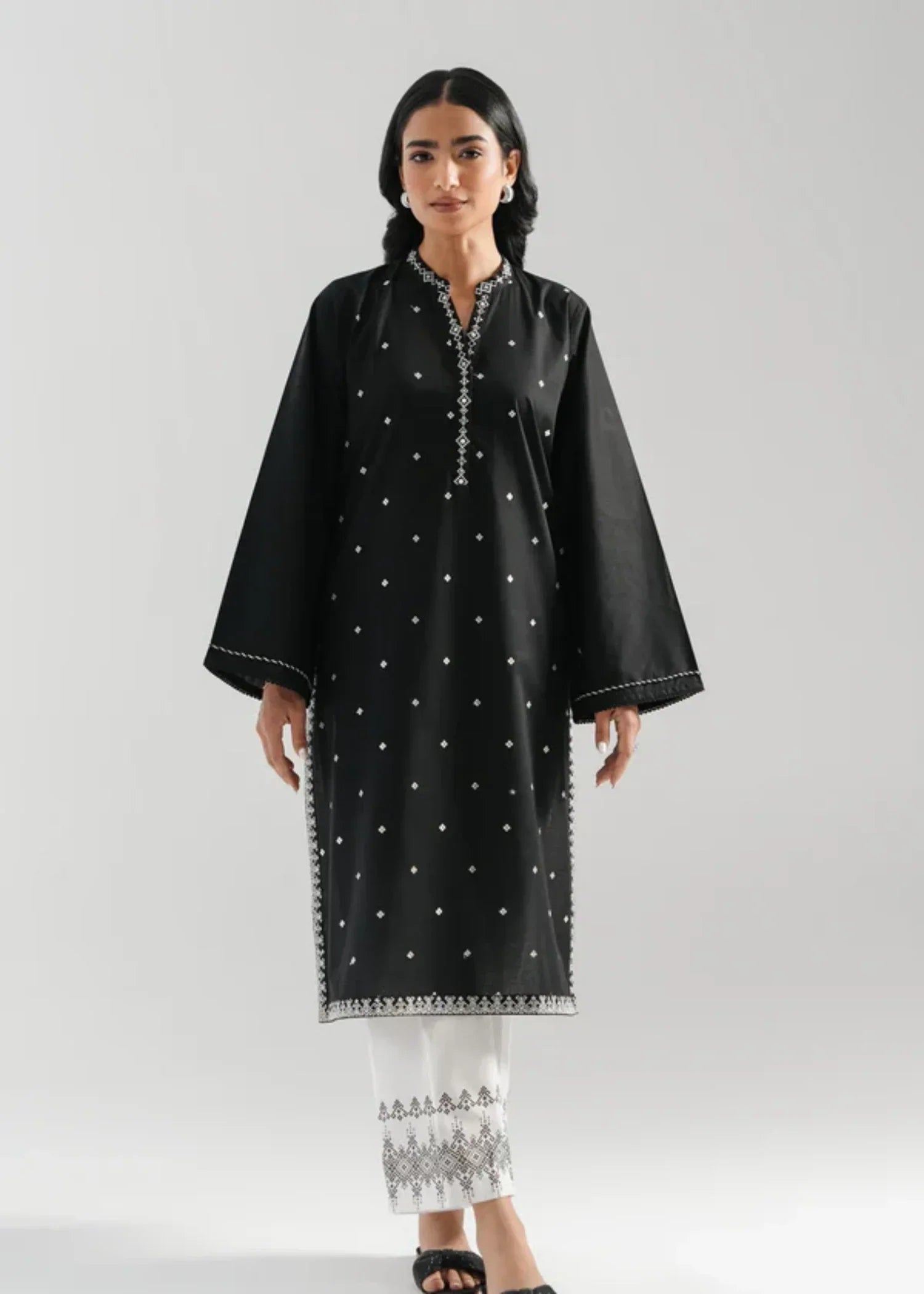 Zeen EMBROIDERED SUIT WAM25217 Women 2pcs