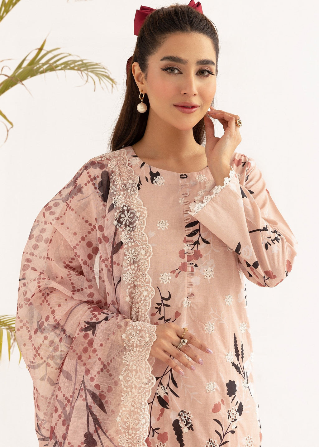 Aik Pret Haya 25 Women 3pcs