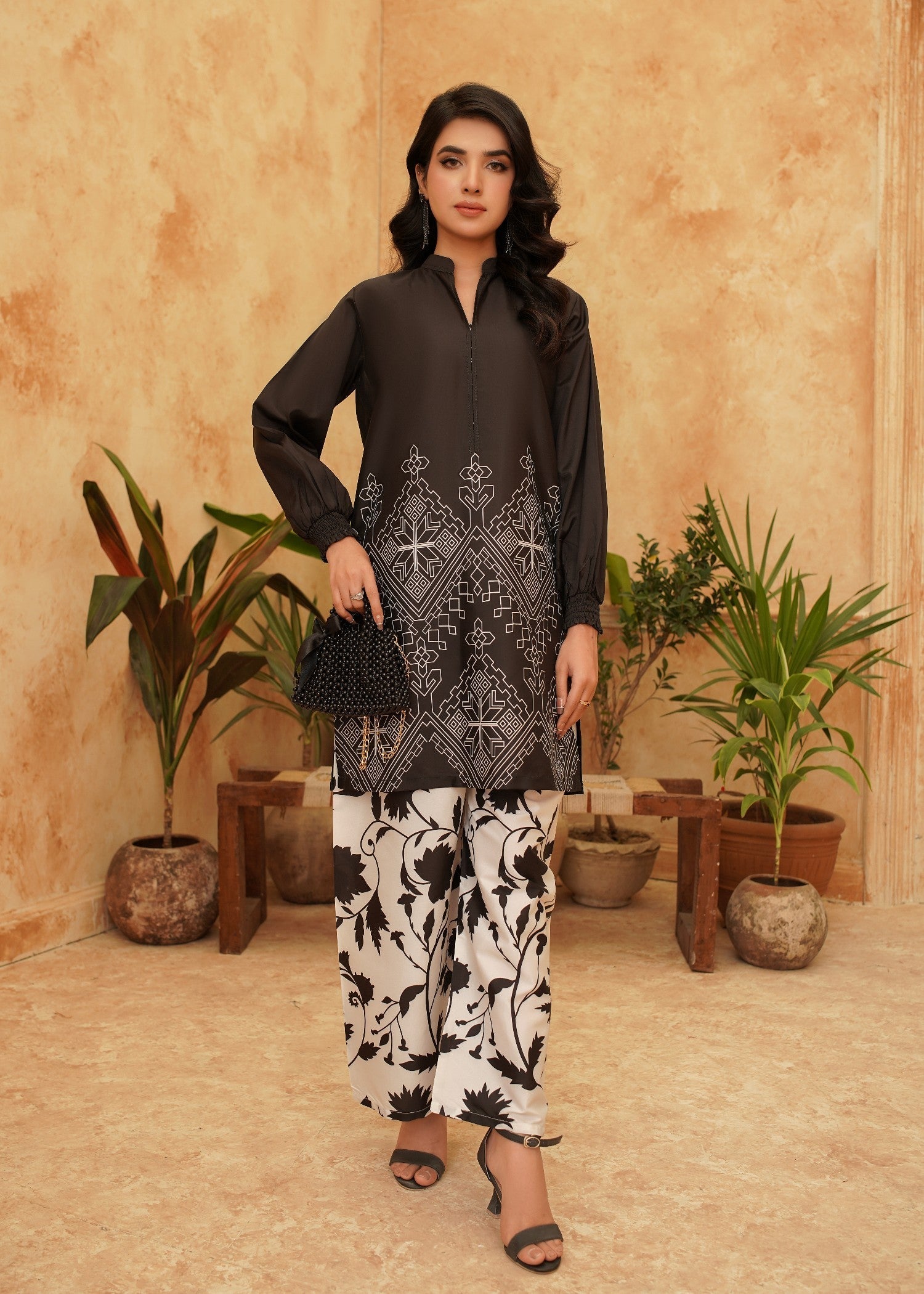 WearCuckoos Mughlia Women 2pcs