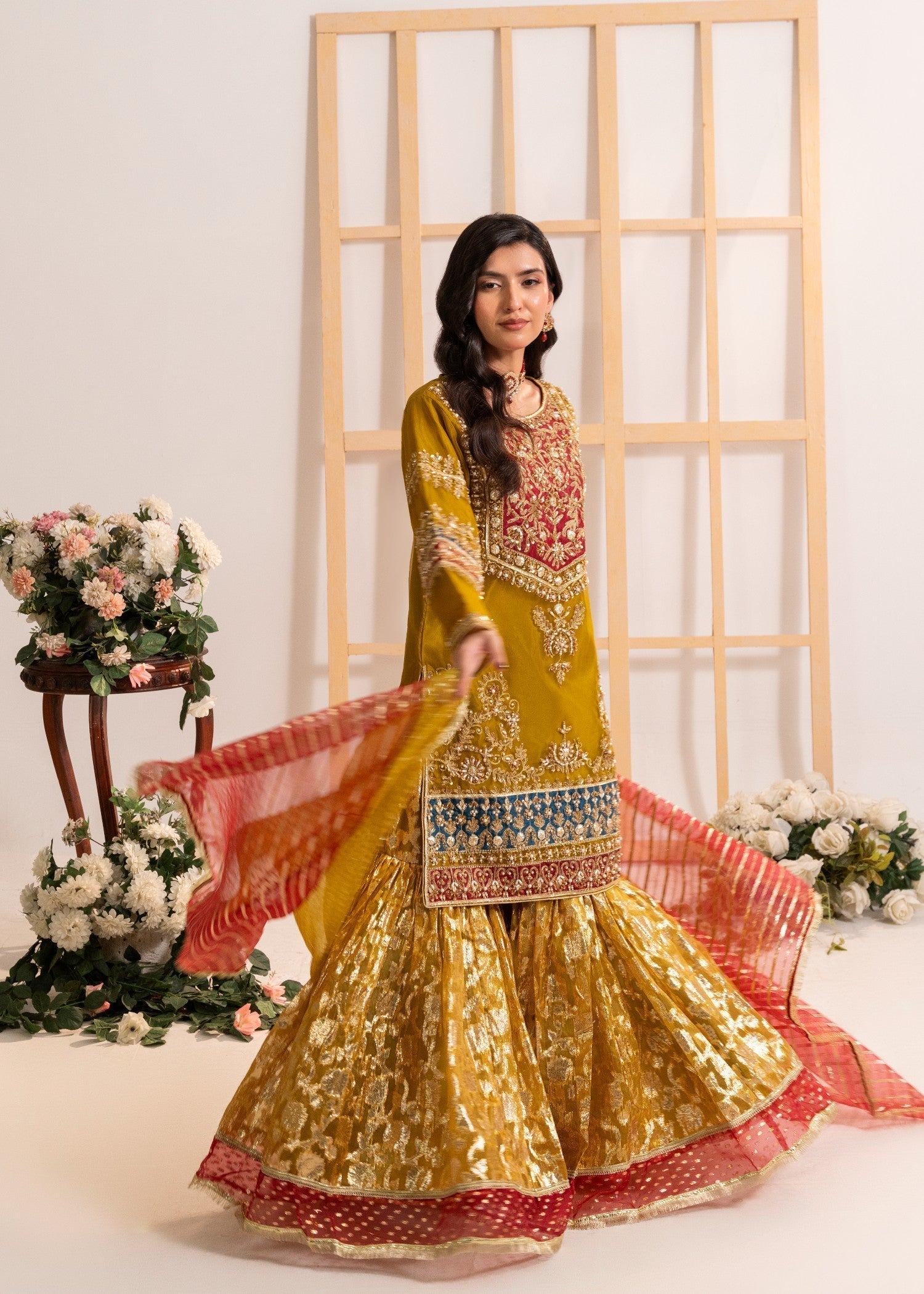 Avira Pret Janaan Women 3pcs