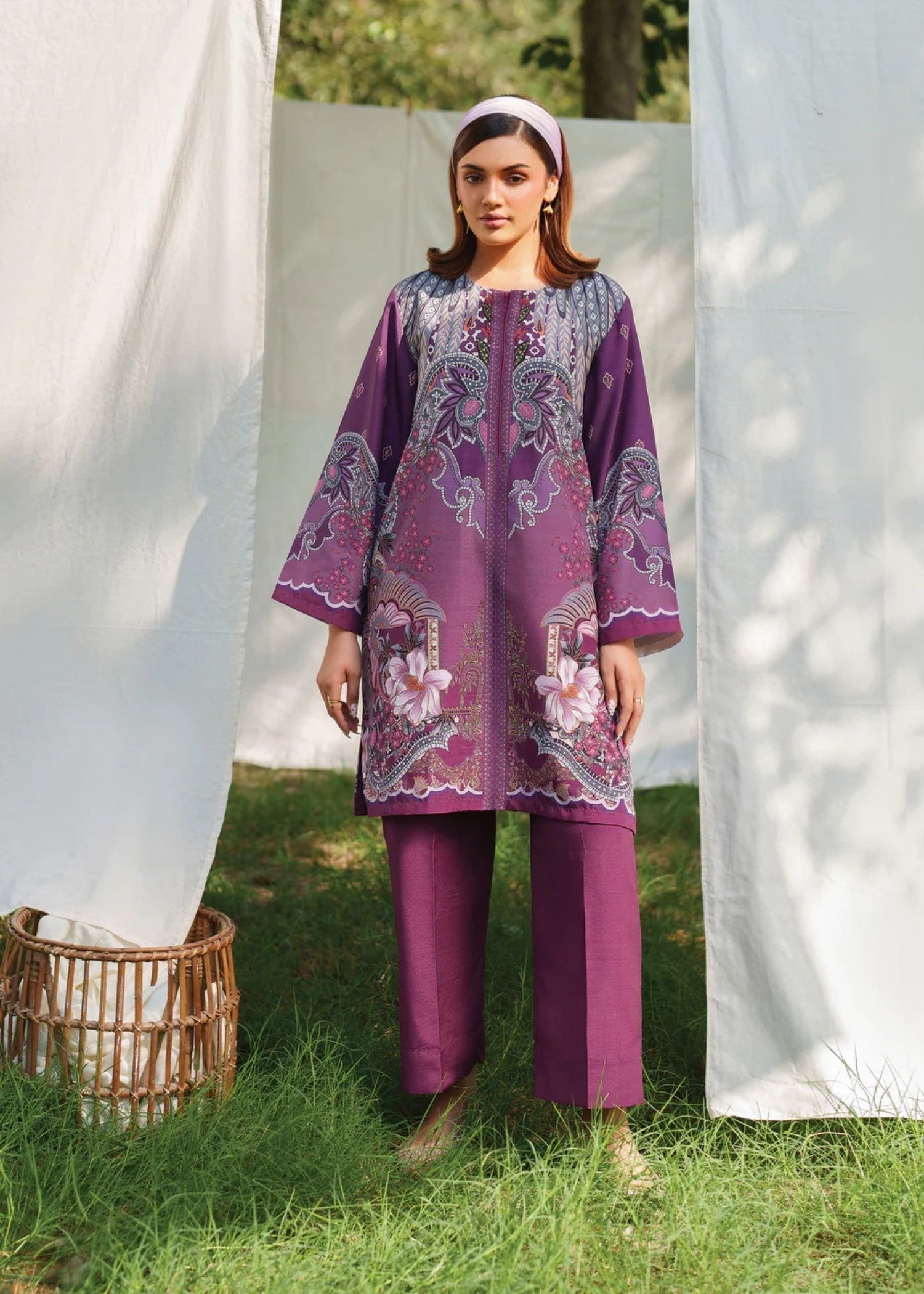 Garnet Clothing Roya Women 2pcs