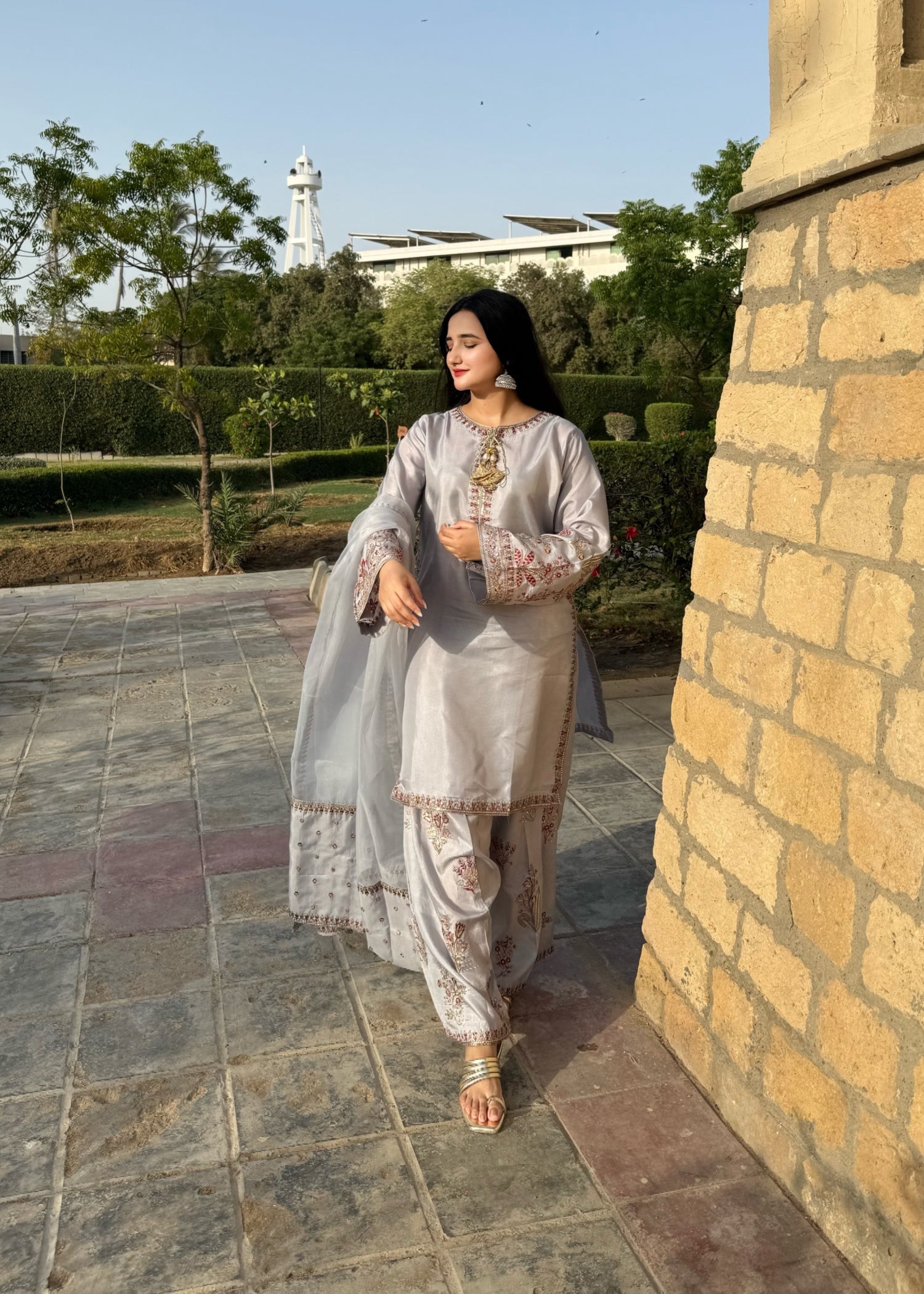 Suits By Sadia FARSHI SILVER Women 3pcs