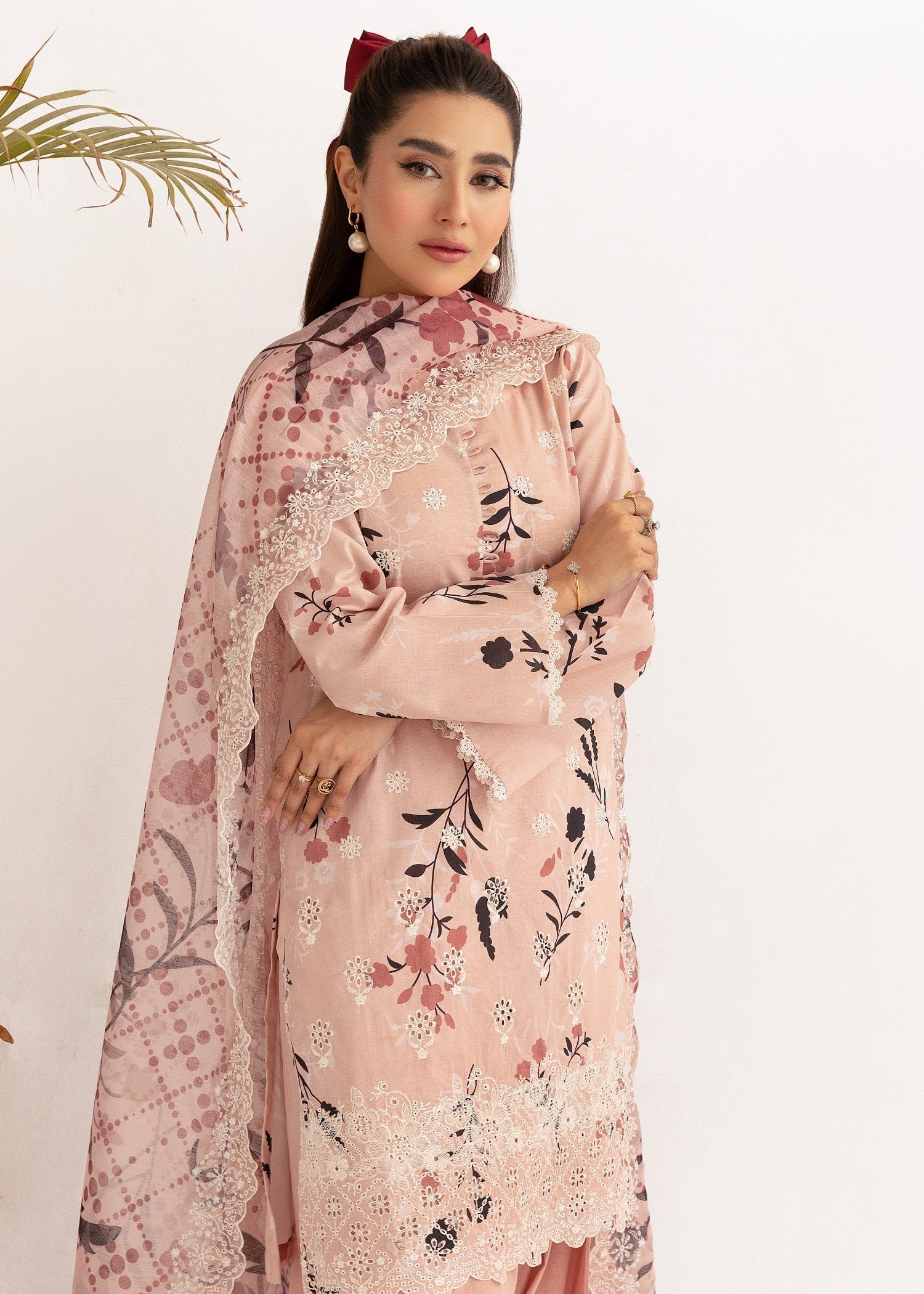 Aik Pret Haya 25 Women 3pcs