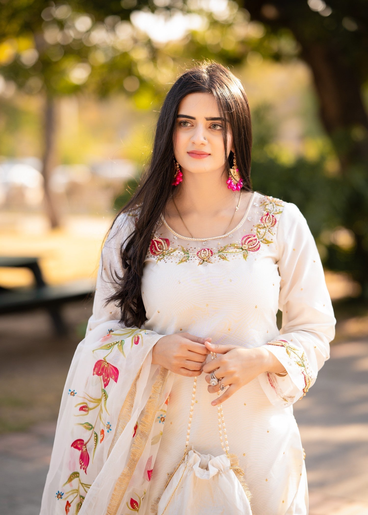 Rivaaj Fashion Luxurious White Dress Sheesha Silk Women 4pcs